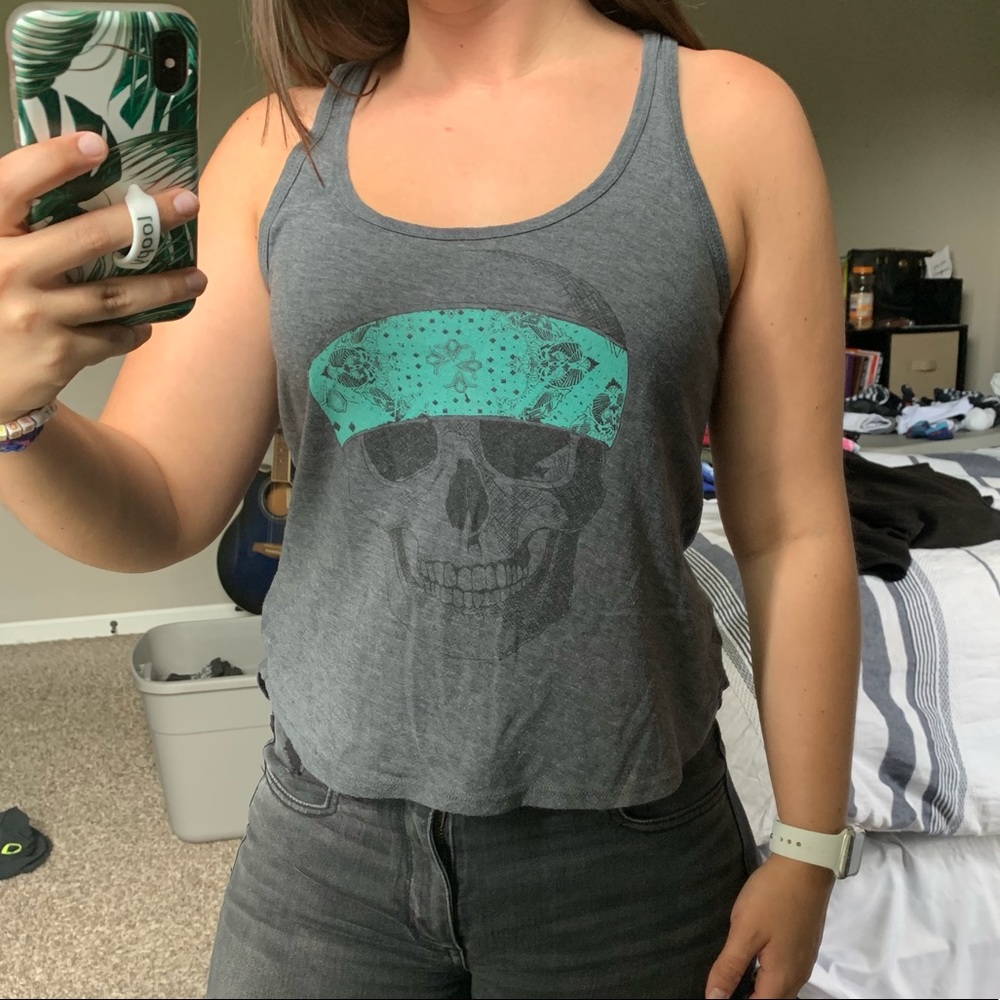 Volcom skull tank top size XS